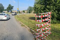 #95 19.08.2023r.  Żelazno - pomoc Policji w zabezpieczeniu studzienek burzowych